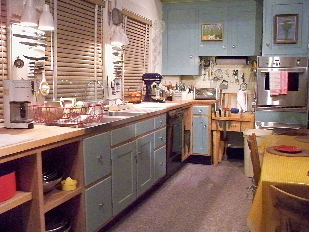 Well-known movies that have kitchens